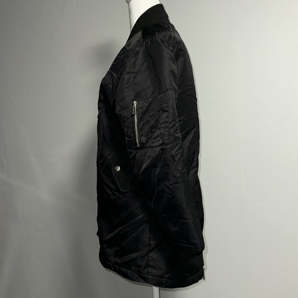 Black Jacket - Picture 5 of 8
